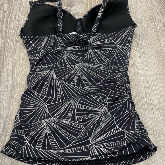 Bond Eye Australia Tankini Swim Top Size 8 Silver Black J11 - Picture 3 of 3